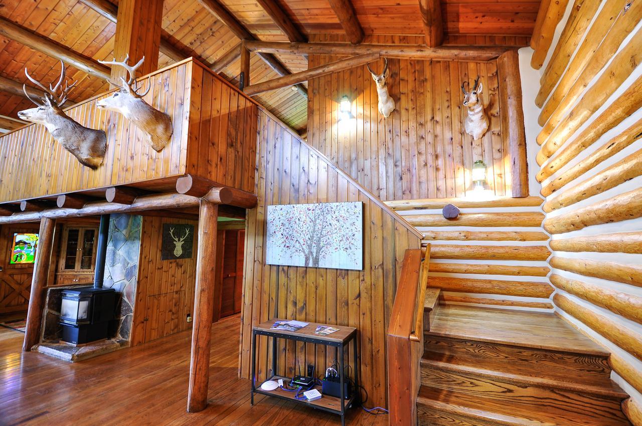 Glacier Homestead Coram Eksteriør bilde