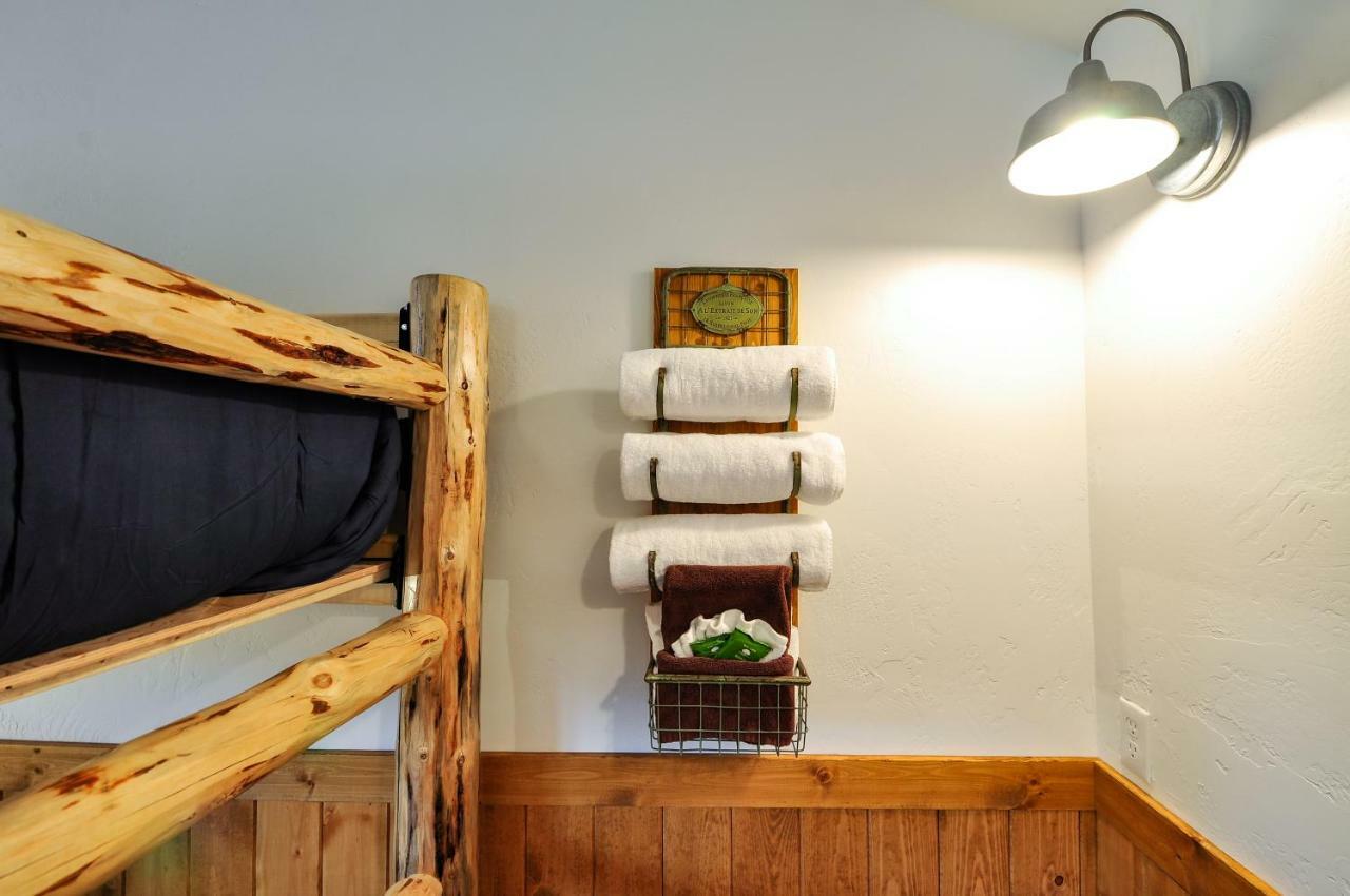Glacier Homestead Coram Eksteriør bilde